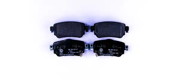 HELLA PAGID 8DB 355 021-491 | Arka Fren Balatası. Leaf-Qashqai-X-Traıl-Kadjar-Koleos.