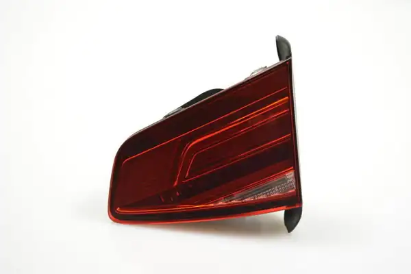 HELLA 2TZ011882-081 | Volkswagen Passat 2015 Model Sonrası Sağ İç Stop Lambası